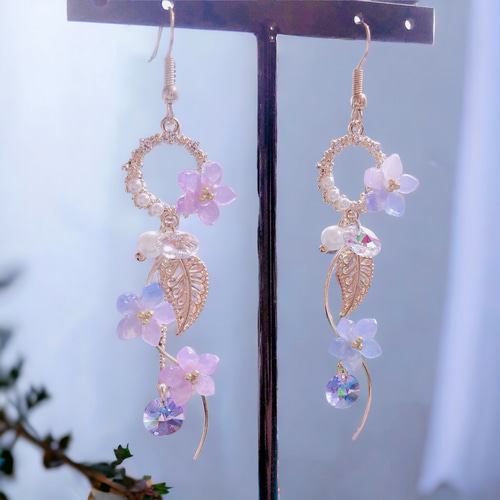 再販3】ラプンツェル フラワーウェーブのアシンメトリーピアス