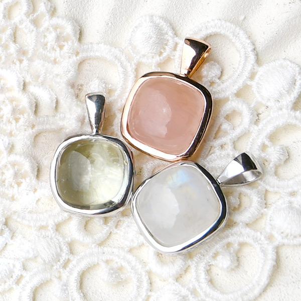 スクエアカボション 選べる天然石ペンダントトップ ぷるんとキュートな
