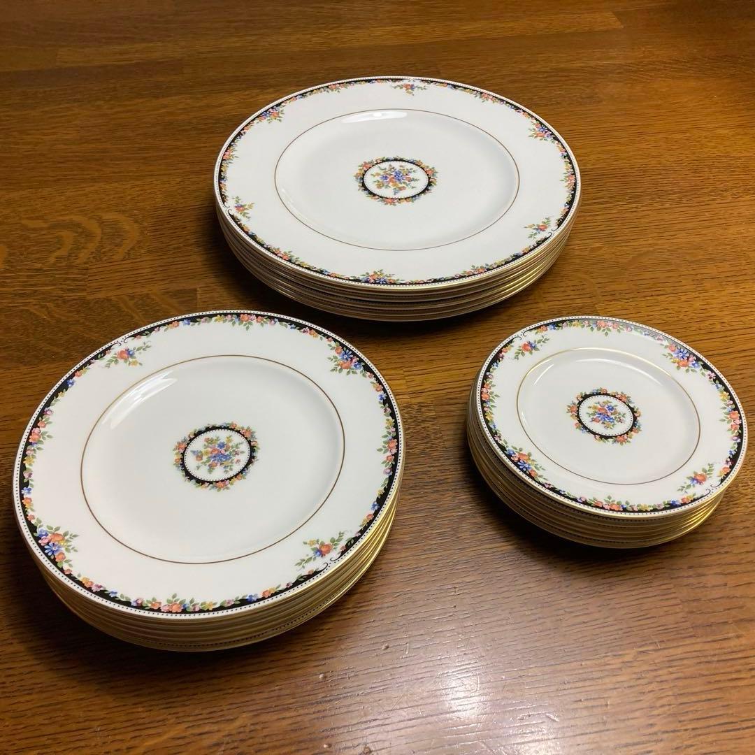 【新品】ウェッジウッド　オズボーン　食器セット　(小皿、中皿、大皿)各6枚 WEDGWOOD - 【黒壺美品】ウェッジウッド☆オズボーン☆深皿 5枚の通販