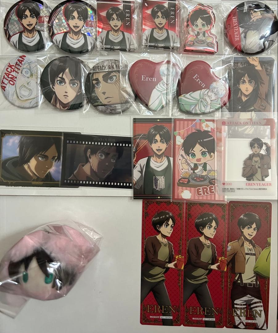 進撃の巨人 エレン 缶バッジ WIT カラオケの鉄人 はるにゃんこたぴぬい