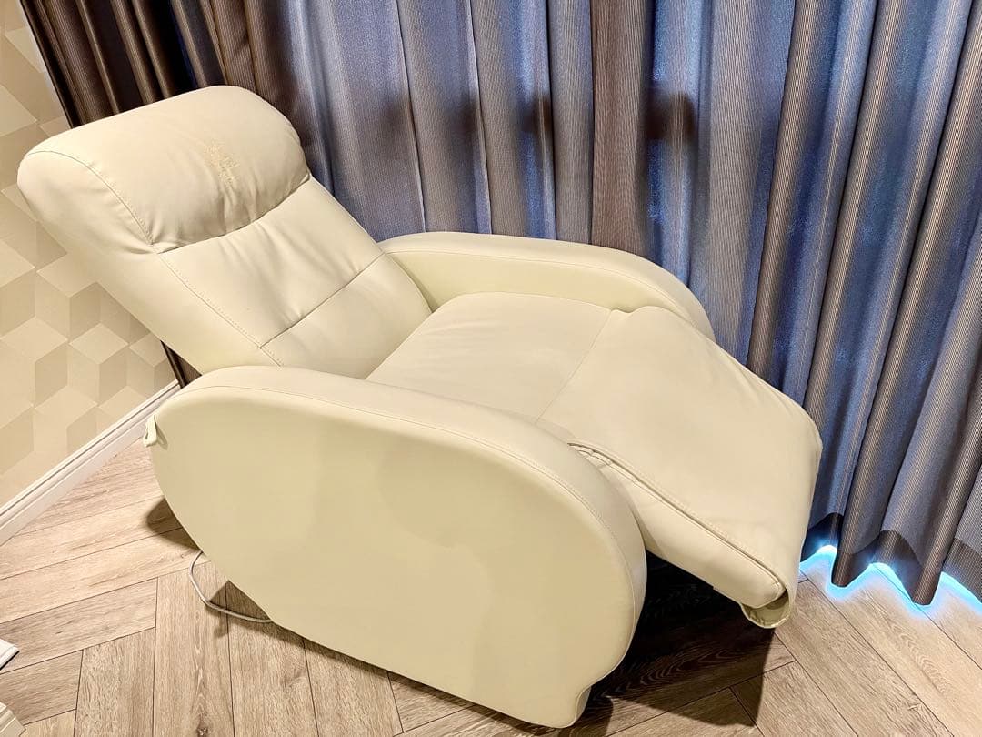 【やぃちゃん】ホワイト リクライニングチェア　1人掛けソファ まつげチェア 手動リクライニングチェア 肘掛け リクライニングソファ 椅子 エステ
