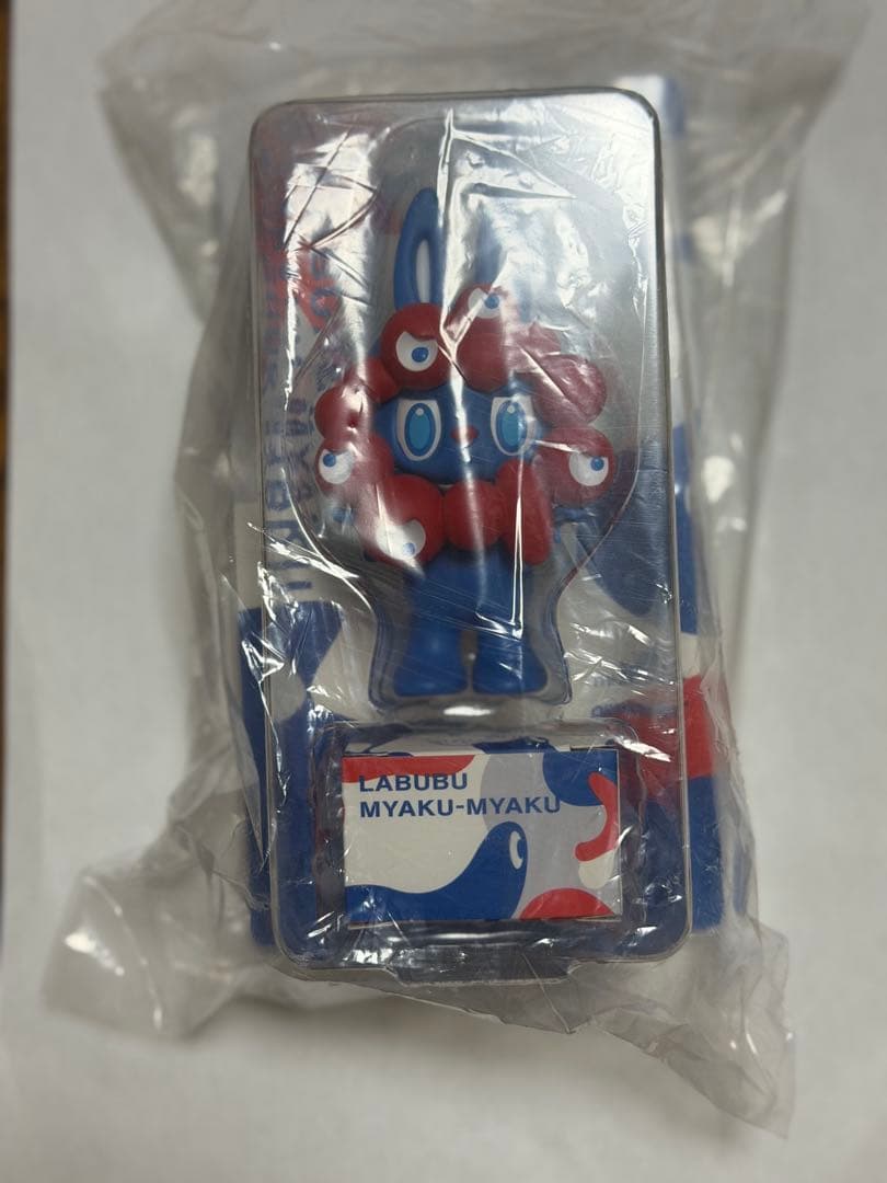 『万博』MYAKU-MYAKU LABUBU ストラップ付きフィギュア